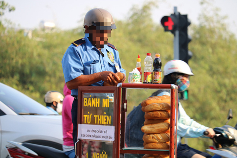 Sài Gòn bao dung - TP.HCM nghĩa tình: Xin chào, tôi là Tủ Bánh Mì từ thiện - Ảnh 1. Sài Gòn bao dung - TP.HCM nghĩa tình: Xin chào, tôi là Tủ Bánh Mì từ thiện - Ảnh 1.