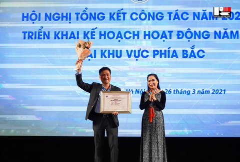 Kịch do Xuân Bắc đạo diễn nhận giải Vở diễn xuất sắc nhất năm - Ảnh 1. Kịch do Xuân Bắc đạo diễn nhận giải Vở diễn xuất sắc nhất năm - Ảnh 1.
