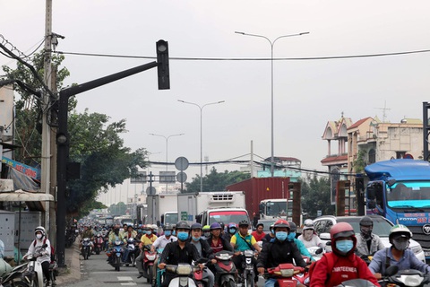 Tháo gỡ mặt bằng dự án đường Vành đai 3, nhà ga T3 tại TP.HCM - Ảnh 1. Tháo gỡ mặt bằng dự án đường Vành đai 3, nhà ga T3 tại TP.HCM - Ảnh 1.