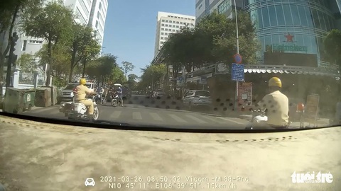 CSGT hú còi ‘mở đường’ cho xe chở sản phụ đến bệnh viện nói gì? - Ảnh 3. CSGT hú còi ‘mở đường’ cho xe chở sản phụ đến bệnh viện nói gì? - Ảnh 3.
