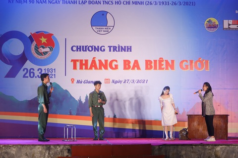 16 tỉ đồng trao cho bộ đội, bà con vùng cao trong Tháng ba biên giới - Ảnh 4. 16 tỉ đồng trao cho bộ đội, bà con vùng cao trong Tháng ba biên giới - Ảnh 4.