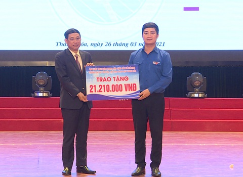 21 triệu đồng từ ngôi trường ở Thanh Hóa Cùng Tuổi Trẻ góp vắc xin COVID-19 - Ảnh 1. 21 triệu đồng từ ngôi trường ở Thanh Hóa Cùng Tuổi Trẻ góp vắc xin COVID-19 - Ảnh 1.