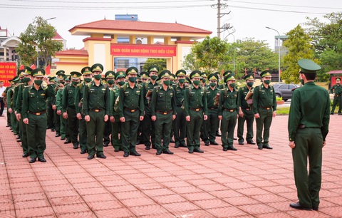 70 chiến sĩ Biên phòng Hải Phòng lên đường chi viện biên giới Tây Nam chống COVID-19 - Ảnh 1. 70 chiến sĩ Biên phòng Hải Phòng lên đường chi viện biên giới Tây Nam chống COVID-19 - Ảnh 1.
