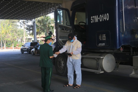 Xử nghiêm cá nhân cho người nhập cảnh Việt Nam trái phép để làm gương - Ảnh 2. Xử nghiêm cá nhân cho người nhập cảnh Việt Nam trái phép để làm gương - Ảnh 2.