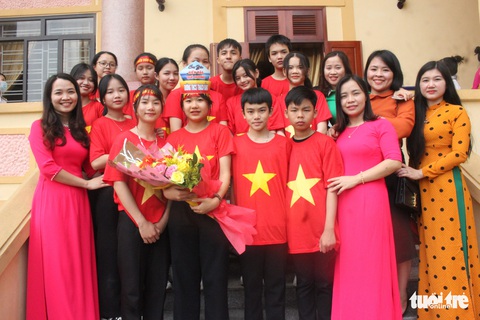 ‘Em yêu biển, đảo quê hương’ về với học sinh miền biển Hà Tĩnh - Ảnh 2. ‘Em yêu biển, đảo quê hương’ về với học sinh miền biển Hà Tĩnh - Ảnh 2.