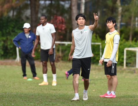 Trở ngại về sức khỏe, chưa chắc Tuấn Anh đá chính - Ảnh 2. Trở ngại về sức khỏe, chưa chắc Tuấn Anh đá chính - Ảnh 2.