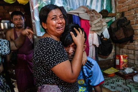 Thai PBS: Hơn 3.000 người Myanmar chạy qua biên giới sang Thái Lan - Ảnh 1. Thai PBS: Hơn 3.000 người Myanmar chạy qua biên giới sang Thái Lan - Ảnh 1.
