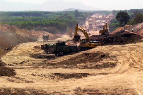 Dự án cao tốc Phan Thiết - Dầu Giây: đề nghị rút ngắn thủ tục cấp phép mỏ vật liệu - Ảnh 1. Dự án cao tốc Phan Thiết - Dầu Giây: đề nghị rút ngắn thủ tục cấp phép mỏ vật liệu - Ảnh 1.
