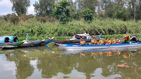 Quân dân vùng biển phía Tây giăng thế trận ngăn lọt lưới ca nhiễm nhập lậu - Ảnh 9. Quân dân vùng biển phía Tây giăng thế trận ngăn lọt lưới ca nhiễm nhập lậu - Ảnh 9.
