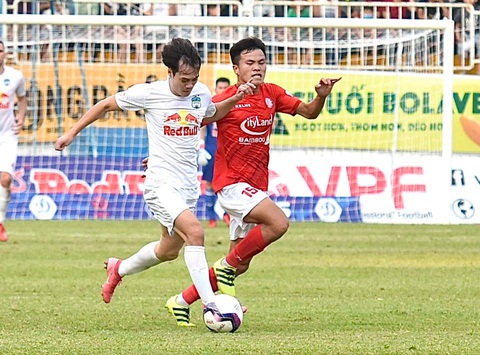 Đè bẹp CLB TP.HCM 3-0, HAGL giữ vững ngôi đầu - Ảnh 1. Đè bẹp CLB TP.HCM 3-0, HAGL giữ vững ngôi đầu - Ảnh 1.