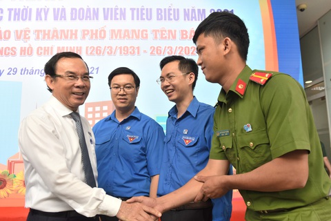 Biết - hiểu - tin - yêu để xây dựng tình cảm, trách nhiệm của thanh niên - Ảnh 1. Biết - hiểu - tin - yêu để xây dựng tình cảm, trách nhiệm của thanh niên - Ảnh 1.