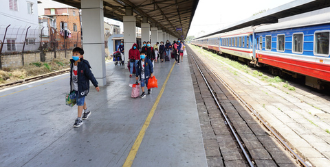 Hơn 10.000 vé tàu giảm giá 50% trong hai tháng tới - Ảnh 1. Hơn 10.000 vé tàu giảm giá 50% trong hai tháng tới - Ảnh 1.