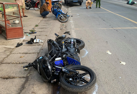 Xe môtô 3 bánh rời hiện trường sau tai nạn chết người ở quận 12 - Ảnh 1. Xe môtô 3 bánh rời hiện trường sau tai nạn chết người ở quận 12 - Ảnh 1.