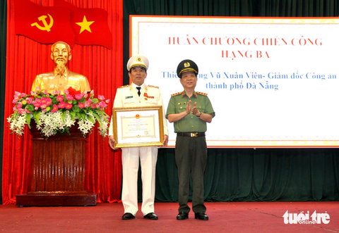 Công an Đà Nẵng nhận Huân chương chiến công hạng nhì - Ảnh 2. Công an Đà Nẵng nhận Huân chương chiến công hạng nhì - Ảnh 2.