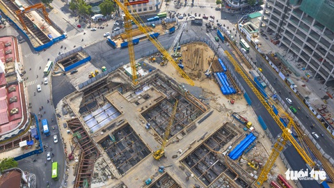 Cận cảnh nhà ga metro Bến Thành sâu 32m trong lòng đất - Ảnh 3. Cận cảnh nhà ga metro Bến Thành sâu 32m trong lòng đất - Ảnh 3.