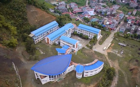 Nam sinh lớp 10 chuyên tử vong trong thế thắt cổ ở ký túc xá - Ảnh 1. Nam sinh lớp 10 chuyên tử vong trong thế thắt cổ ở ký túc xá - Ảnh 1.