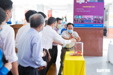 Trường đại học phát động Chung tay góp vắc xin COVID-19 cùng báo Tuổi Trẻ - Ảnh 2. Trường đại học phát động Chung tay góp vắc xin COVID-19 cùng báo Tuổi Trẻ - Ảnh 2.