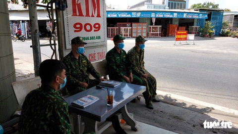 Người lính quân hàm xanh căng mình nơi biên giới Tây Nam cho dân yên giữa đại dịch - Ảnh 4. Người lính quân hàm xanh căng mình nơi biên giới Tây Nam cho dân yên giữa đại dịch - Ảnh 4.