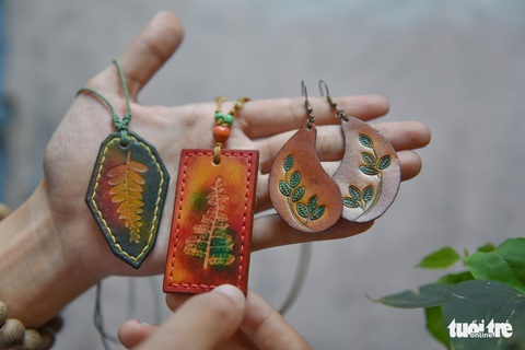 Túi da handmade chạm khắc tiền triệu làm quà dịp 8-3 - Ảnh 10. Túi da handmade chạm khắc tiền triệu làm quà dịp 8-3 - Ảnh 10.