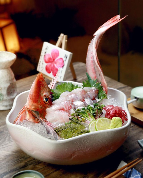 Ba loại cá nổi tiếng trong ‘ngôi chợ trăm tuổi ở Fukuoka - Ảnh 4. Ba loại cá nổi tiếng trong ‘ngôi chợ trăm tuổi ở Fukuoka - Ảnh 4.