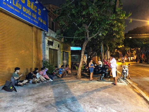Cháy bãi xe CSGT thành phố Thủ Đức - Ảnh 2. Cháy bãi xe CSGT thành phố Thủ Đức - Ảnh 2.