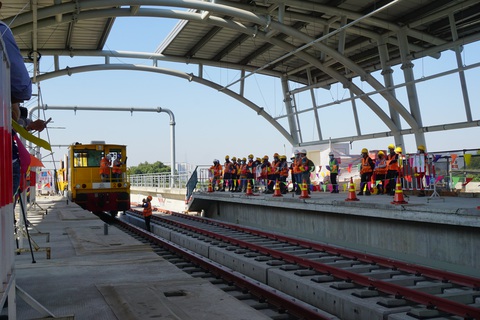 Phó thủ tướng chỉ đạo tháo gỡ vướng mắc cho metro số 1 - Ảnh 1. Phó thủ tướng chỉ đạo tháo gỡ vướng mắc cho metro số 1 - Ảnh 1.