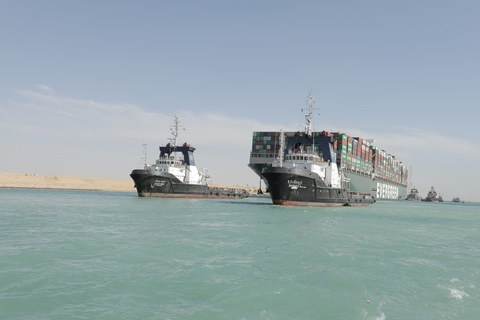 Giao thông kênh đào Suez được khôi phục hoàn toàn sau vụ tàu mắc cạn - Ảnh 1. Giao thông kênh đào Suez được khôi phục hoàn toàn sau vụ tàu mắc cạn - Ảnh 1.