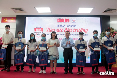 ‘Tiếp sức đến trường’ từ di nguyện của người thầy đã mất - Ảnh 1. ‘Tiếp sức đến trường’ từ di nguyện của người thầy đã mất - Ảnh 1.
