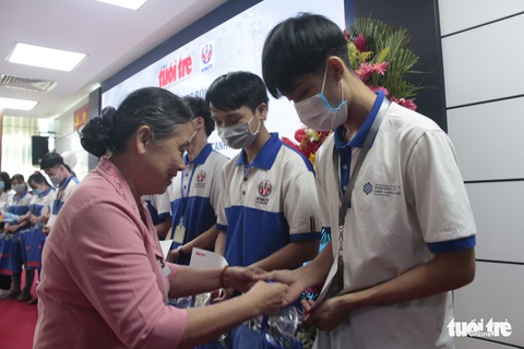 ‘Tiếp sức đến trường’ từ di nguyện của người thầy đã mất - Ảnh 7. ‘Tiếp sức đến trường’ từ di nguyện của người thầy đã mất - Ảnh 7.