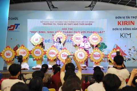 Học sinh, sinh viên thành phố với pháp luật - Khác biệt, đầy ấn tượng! - Ảnh 4. Học sinh, sinh viên thành phố với pháp luật - Khác biệt, đầy ấn tượng! - Ảnh 4.
