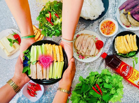 Nước chấm cá cơm 3 Miền: Bí quyết cho những bữa ăn đậm vị yêu thương - Ảnh 4. Nước chấm cá cơm 3 Miền: Bí quyết cho những bữa ăn đậm vị yêu thương - Ảnh 4.