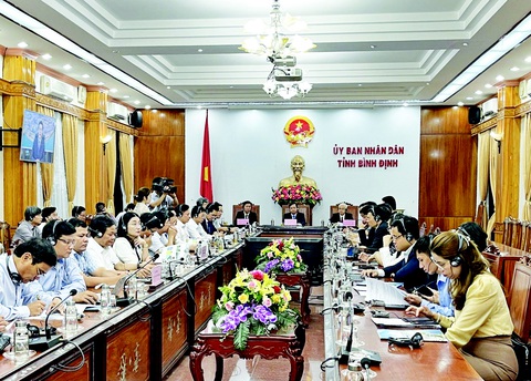 trang 4 - 04 - các đại biểu tham dự hội thảo xúc tiến đầu tư hàn quốc vào bình định (2) trang 4 - 04 - các đại biểu tham dự hội thảo xúc tiến đầu tư hàn quốc vào bình định (2)