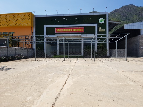 Nha Trang cưỡng chế các công trình sai phạm chuyên phục vụ khách Trung Quốc - Ảnh 1. Nha Trang cưỡng chế các công trình sai phạm chuyên phục vụ khách Trung Quốc - Ảnh 1.