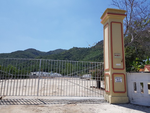 Nha Trang cưỡng chế các công trình sai phạm chuyên phục vụ khách Trung Quốc - Ảnh 2. Nha Trang cưỡng chế các công trình sai phạm chuyên phục vụ khách Trung Quốc - Ảnh 2.
