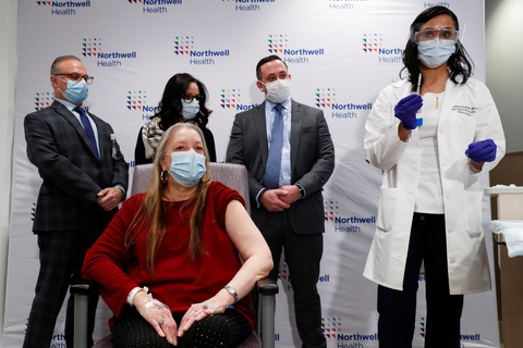 Ông Biden nói dịch bệnh tăng lại vì nhiều bang ngừng bắt đeo khẩu trang - Ảnh 1. Ông Biden nói dịch bệnh tăng lại vì nhiều bang ngừng bắt đeo khẩu trang - Ảnh 1.