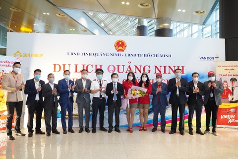 Sân bay Vân Đồn mở cửa trở lại đón chuyến bay Vietjet đầu tiên - Ảnh 1. Sân bay Vân Đồn mở cửa trở lại đón chuyến bay Vietjet đầu tiên - Ảnh 1.