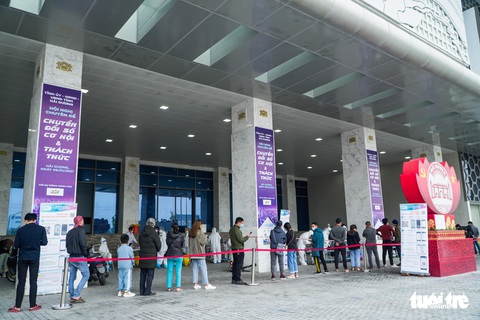 Hàng trăm sinh viên Hải Dương đi xét nghiệm COVID-19 trước khi trở lại Hà Nội - Ảnh 1. Hàng trăm sinh viên Hải Dương đi xét nghiệm COVID-19 trước khi trở lại Hà Nội - Ảnh 1.