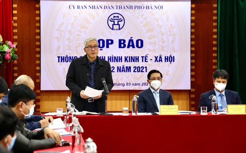 Hà Nội tiêm vắc xin COVID-19 cho cả người vãng lai ở Hà Nội - Ảnh 1. Hà Nội tiêm vắc xin COVID-19 cho cả người vãng lai ở Hà Nội - Ảnh 1.