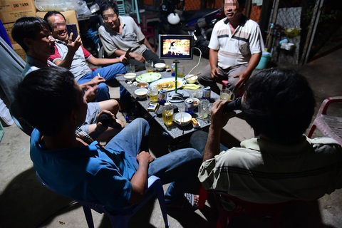 Kiến nghị bổ sung quyền xử phạt karaoke hung thần cho chủ tịch xã, tăng mức phạt - Ảnh 1. Kiến nghị bổ sung quyền xử phạt karaoke hung thần cho chủ tịch xã, tăng mức phạt - Ảnh 1.