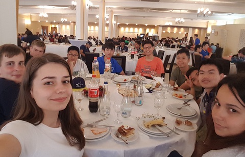 Hậu trường thi Olympic quốc tế - những chuyện chưa kể - Kỳ 4: Đi thi như đi... tắm biển - Ảnh 2. Hậu trường thi Olympic quốc tế - những chuyện chưa kể - Kỳ 4: Đi thi như đi... tắm biển - Ảnh 2.