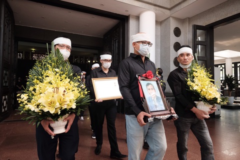 Hôm nay, tiễn đưa ông già khắc khổ, thiện lương Trần Hạnh - Ảnh 9. Hôm nay, tiễn đưa ông già khắc khổ, thiện lương Trần Hạnh - Ảnh 9.