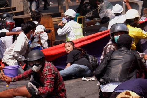 Đài Myanmar công bố việc khai quật và nói cảnh sát không bắn chết cô gái 19 tuổi biểu tình - Ảnh 1. Đài Myanmar công bố việc khai quật và nói cảnh sát không bắn chết cô gái 19 tuổi biểu tình - Ảnh 1.