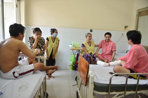 Tâm thư của chàng trai máu không đông: ‘Cảm ơn bác sĩ những lần đi xin cơm cho con - Ảnh 1. Tâm thư của chàng trai máu không đông: ‘Cảm ơn bác sĩ những lần đi xin cơm cho con - Ảnh 1.