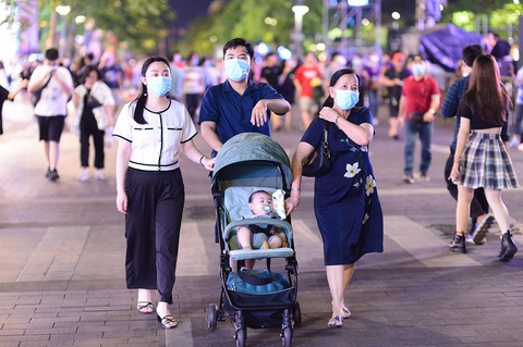 Bà tôi, mẹ tôi... và rồi con gái tôi cũng làm mẹ đó thôi - Ảnh 1. Bà tôi, mẹ tôi... và rồi con gái tôi cũng làm mẹ đó thôi - Ảnh 1.