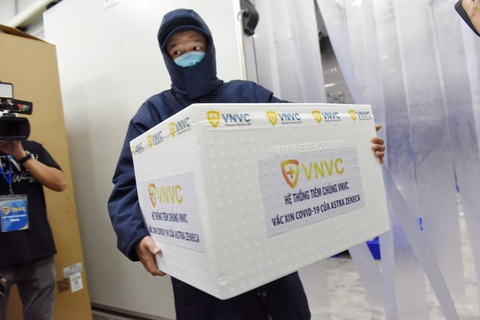 Tiêm vắc xin COVID-19 ở TP.HCM, Hà Nội và Hải Dương: Sau tiêm 30 phút đã trở lại làm việc - Ảnh 11. Tiêm vắc xin COVID-19 ở TP.HCM, Hà Nội và Hải Dương: Sau tiêm 30 phút đã trở lại làm việc - Ảnh 11.