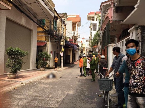 Nam thanh niên dùng dao đâm chết bác gái tại nhà rồi bỏ trốn - Ảnh 1. Nam thanh niên dùng dao đâm chết bác gái tại nhà rồi bỏ trốn - Ảnh 1.