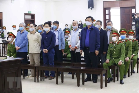Ông Đinh La Thăng xin nhận thay cả phần hình sự lẫn dân sự cho cấp dưới - Ảnh 1. Ông Đinh La Thăng xin nhận thay cả phần hình sự lẫn dân sự cho cấp dưới - Ảnh 1.