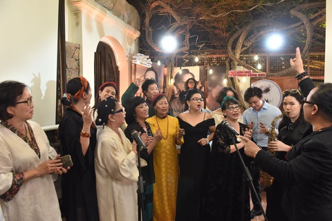 Hồng Nhung, Quang Dũng, Lân Nhã, Cẩm Vân hát ở ngôi nhà Trịnh Công Sơn từng sống - Ảnh 12. Hồng Nhung, Quang Dũng, Lân Nhã, Cẩm Vân hát ở ngôi nhà Trịnh Công Sơn từng sống - Ảnh 12.
