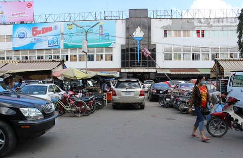 Campuchia giới nghiêm vào ban đêm để chống COVID-19 - Ảnh 1. Campuchia giới nghiêm vào ban đêm để chống COVID-19 - Ảnh 1.