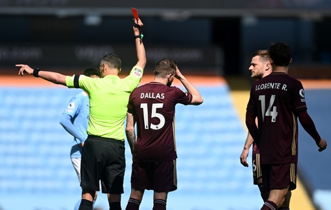 Man City thua sốc trước 10 người Leeds - Ảnh 2. Man City thua sốc trước 10 người Leeds - Ảnh 2.